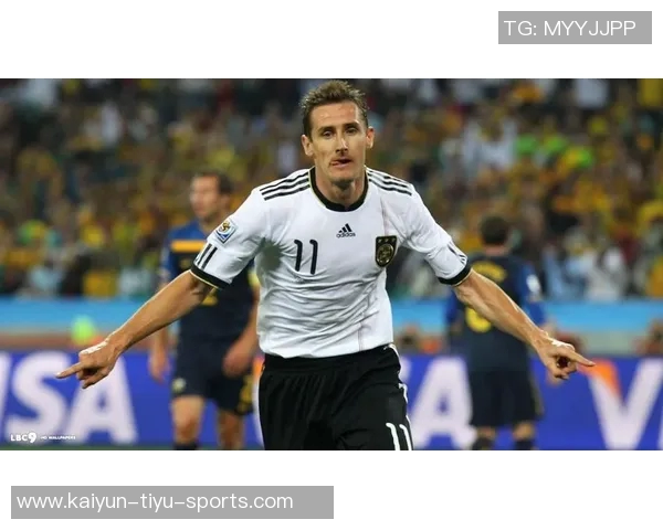 从足球场边的球童到世界级球星的蜕变之路